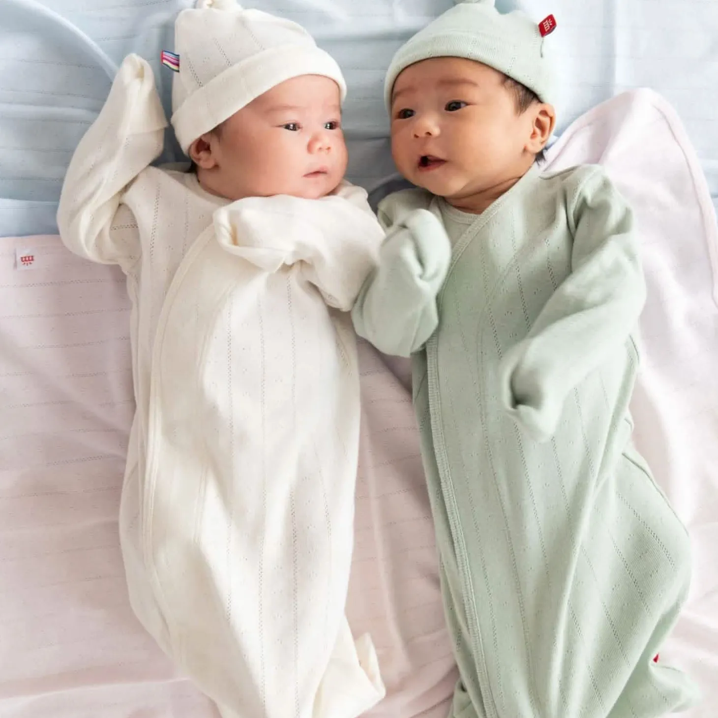 Magnetic Gown & Hat Set