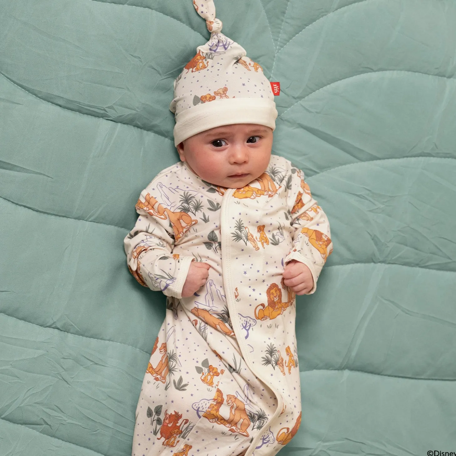 Magnetic Gown & Hat Set
